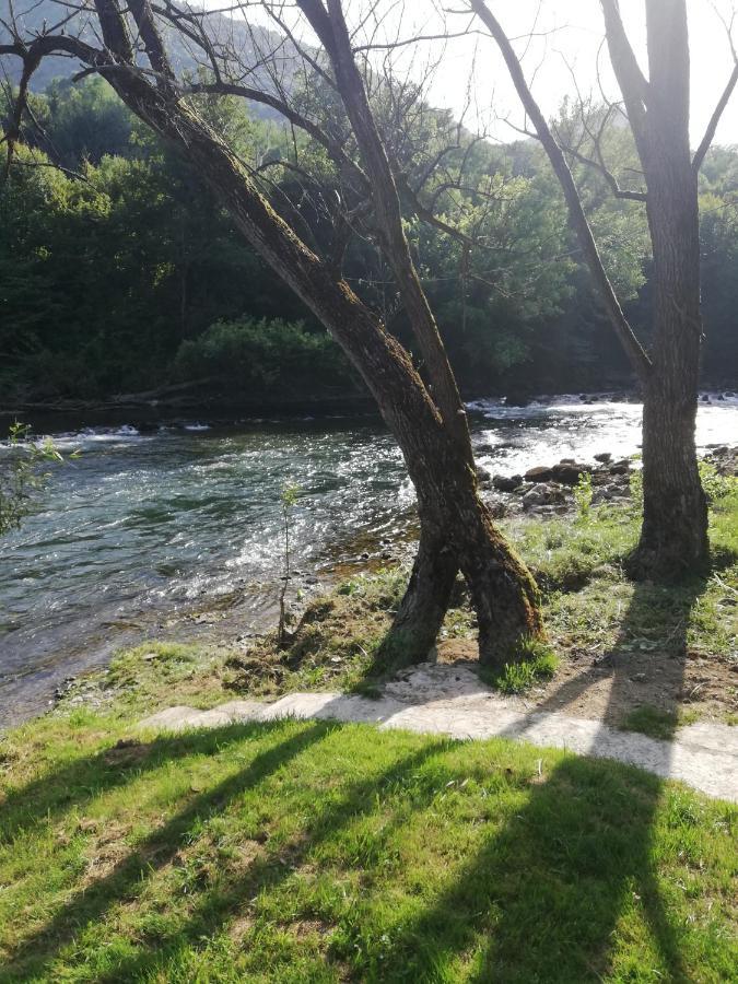 Holiday Homer Kuca Na Obali Vrbasa Banja Luka Kültér fotó
