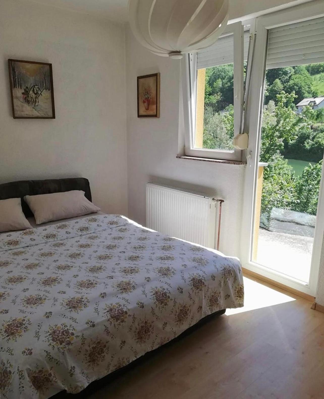 Holiday Homer Kuca Na Obali Vrbasa Banja Luka Kültér fotó
