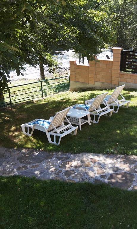 Holiday Homer Kuca Na Obali Vrbasa Banja Luka Kültér fotó